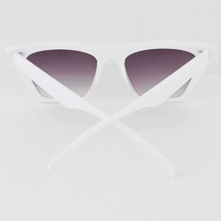 MIX COLOR Oversized Cat Eye Sunglasses for wholesale on Faire1