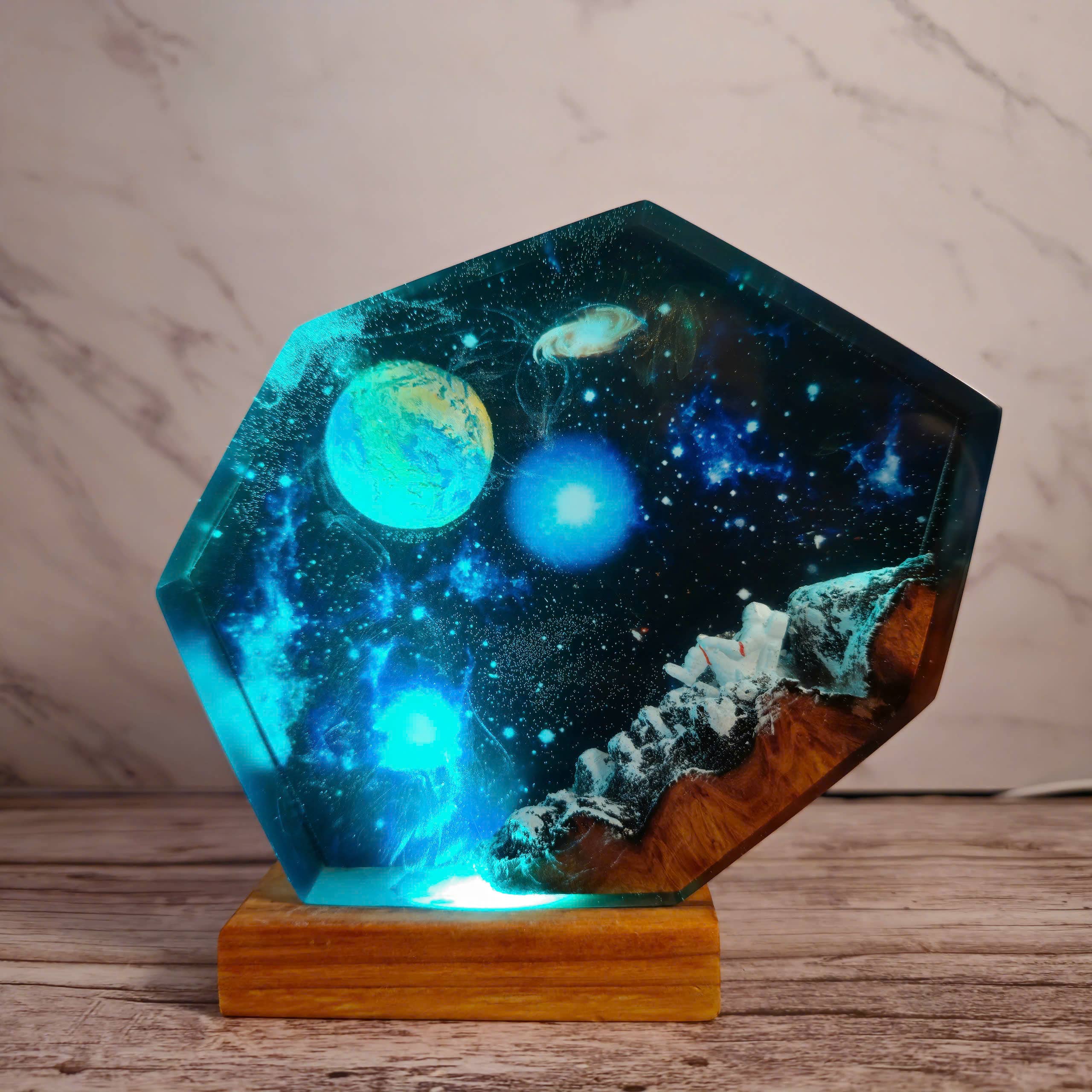 Merchemy - Vendita all'ingrosso Luci notturne - Lampada Spaziale Galassia Astronauta in Resina, Lampada Astronauta in Resina12