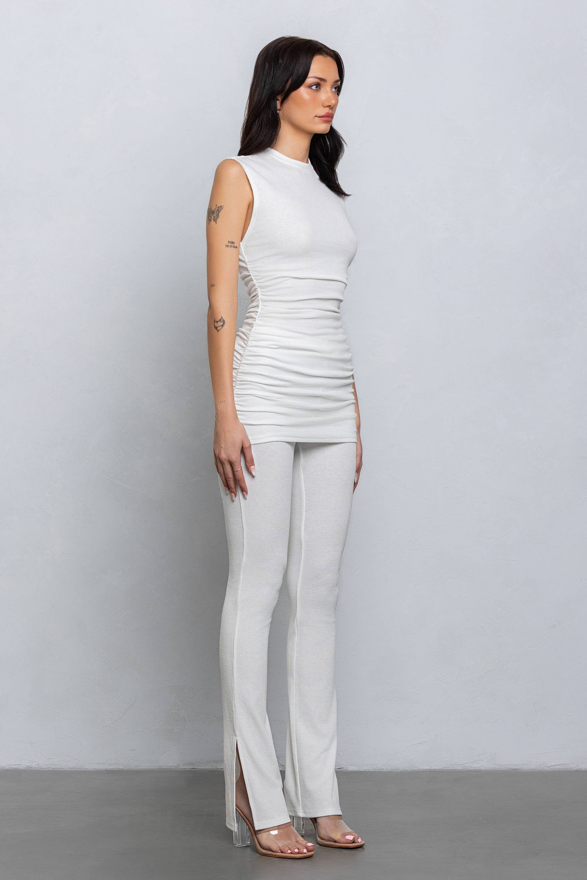 No Vacancy - Wholesale Set met top en broek (GEEN Loungewear) - Dames - Set met geribbelde mouwloze top en broek1