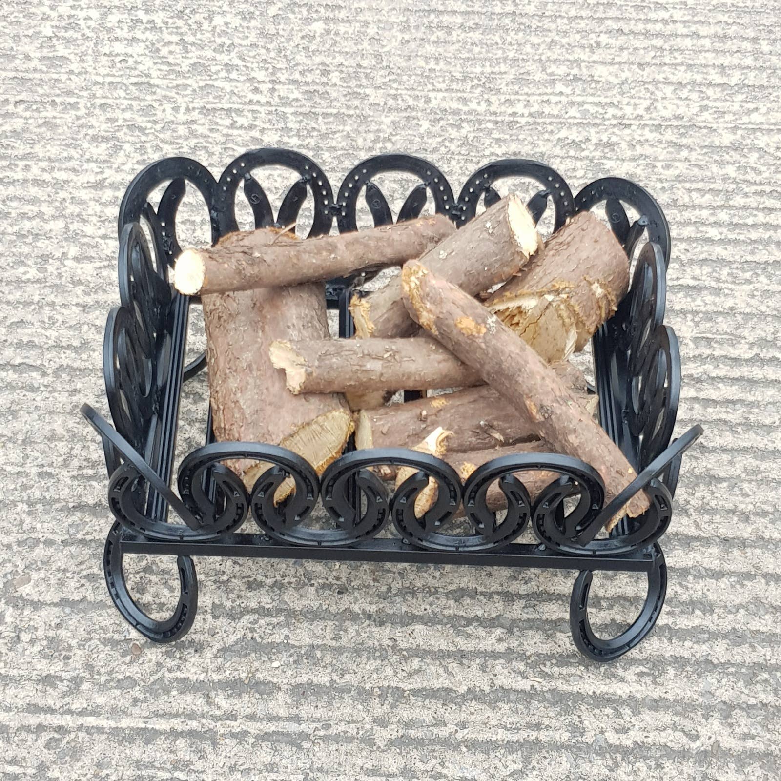 Horseshoe Collection - Vente Foyer - Foyer en fer à cheval fait à la main /magasin de bûches (petit)