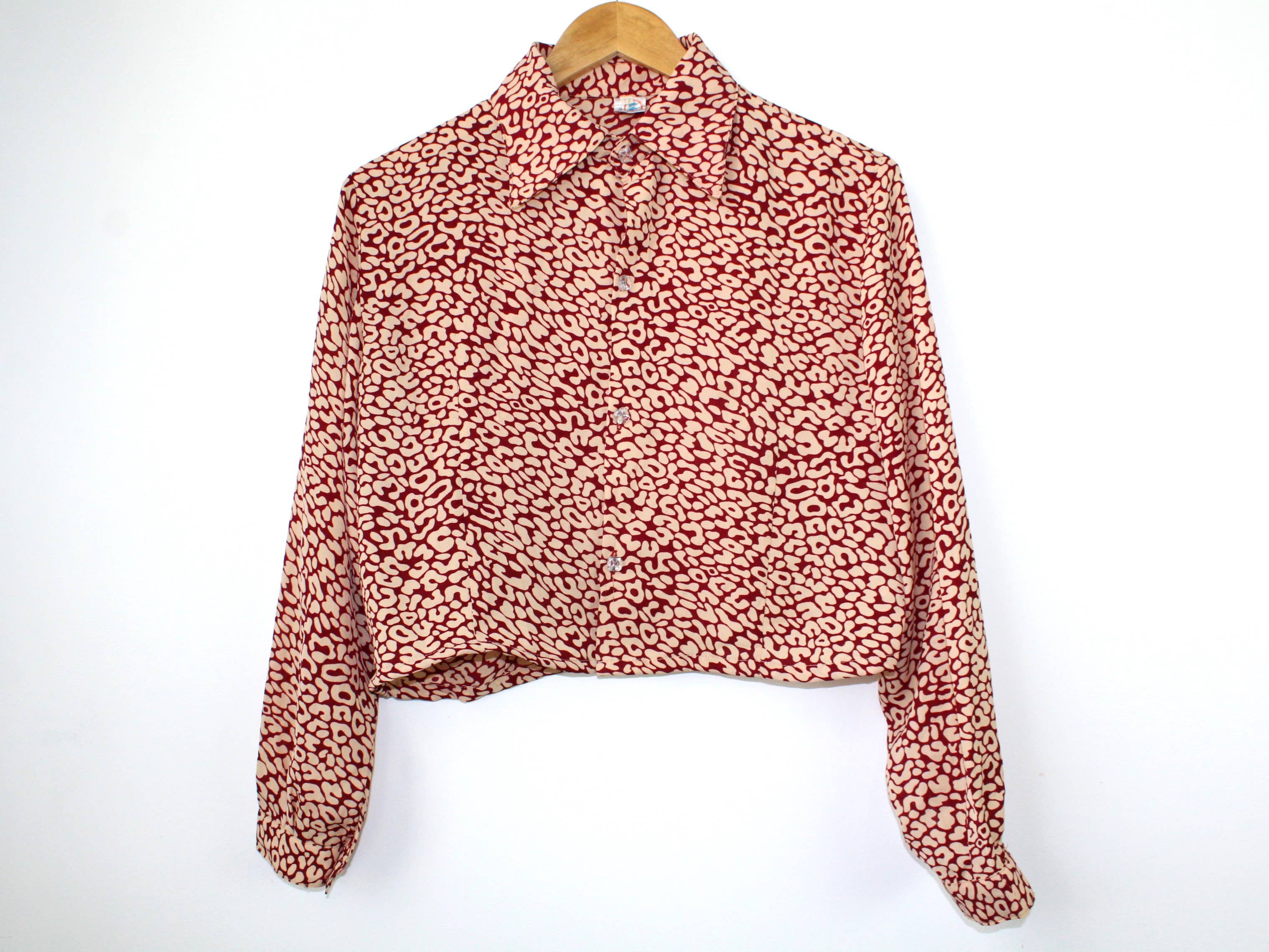 Sun's Out! – wholesale Blouse – Women’s – Reworked Long-Sleeve Button Up Blouse - Cropped 4