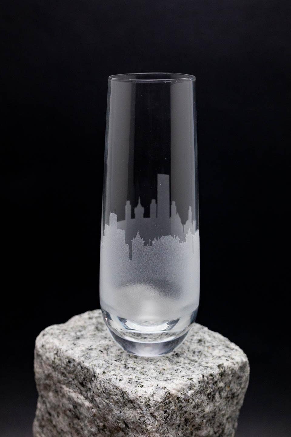 Urban & Etched – wholesale Champagne flute – Albany, New York Skyline Stemless Champagne Flute Barware1
