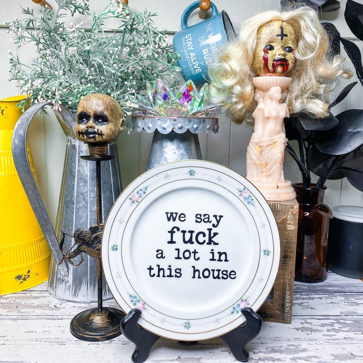 Lustige Upcycling-Teller, We Say Fuck A Lot, Geschenkeladen für den Großhandel von pretty little creeps