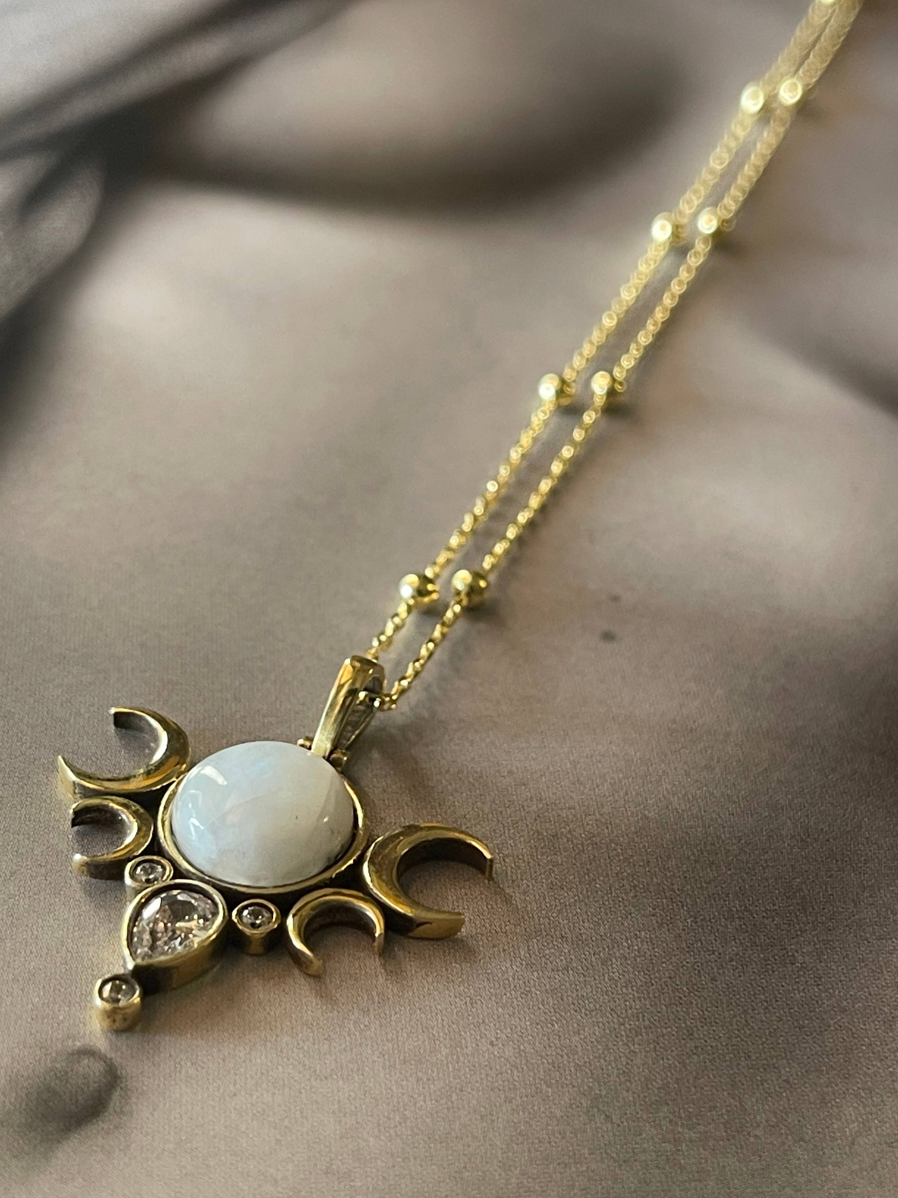 Flesh & Soul - Wholesale Pendant/Charm Necklace - FIVE MOONS MOONSTONE Necklace3