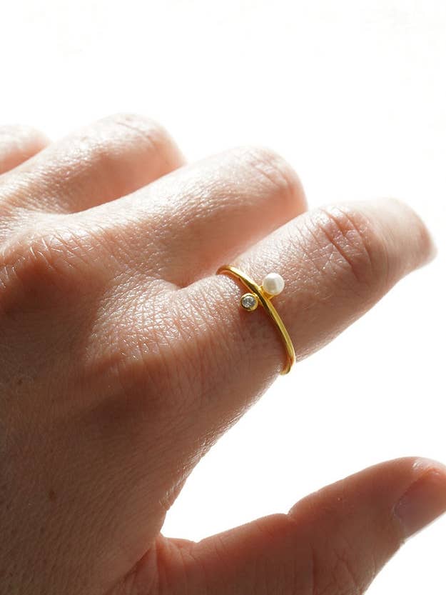 Bague Mini Perle Et Mini Zircon pour la vente par Jewelarin