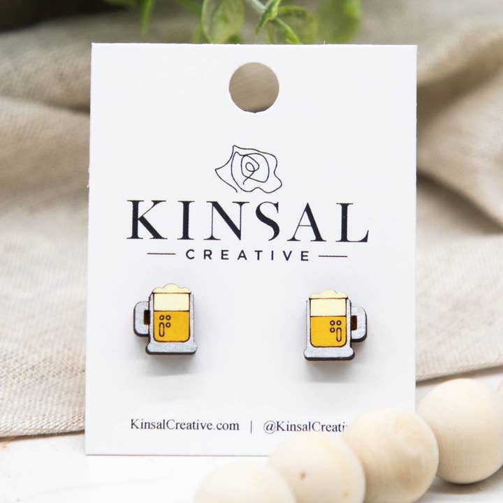 Boucles d'oreilles en bois de bière pour la vente par Kinsal Creative