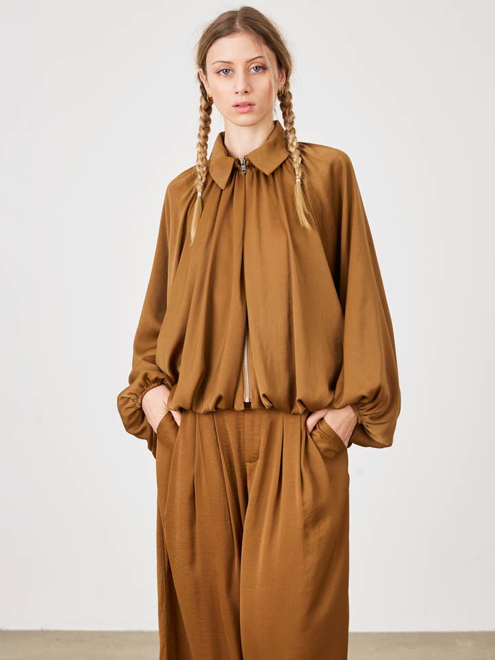 Fluid jacket with shirt collar for wholesale by ELLI WHITE