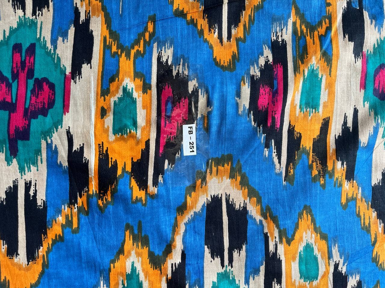GYPSY STUDIO - Wholesale Fabric Paint - Multicolor Design Cotton Handmade Fabric Ikat Printed Fabric2