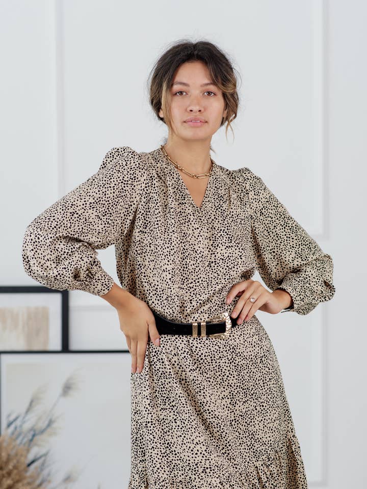 Vestido con volante en la parte inferior para venta al por mayor de Azuri