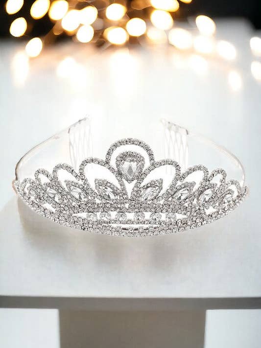 Marquise Cut Tiara met strass en edelstenen voor wholesale door Andrea Bijoux