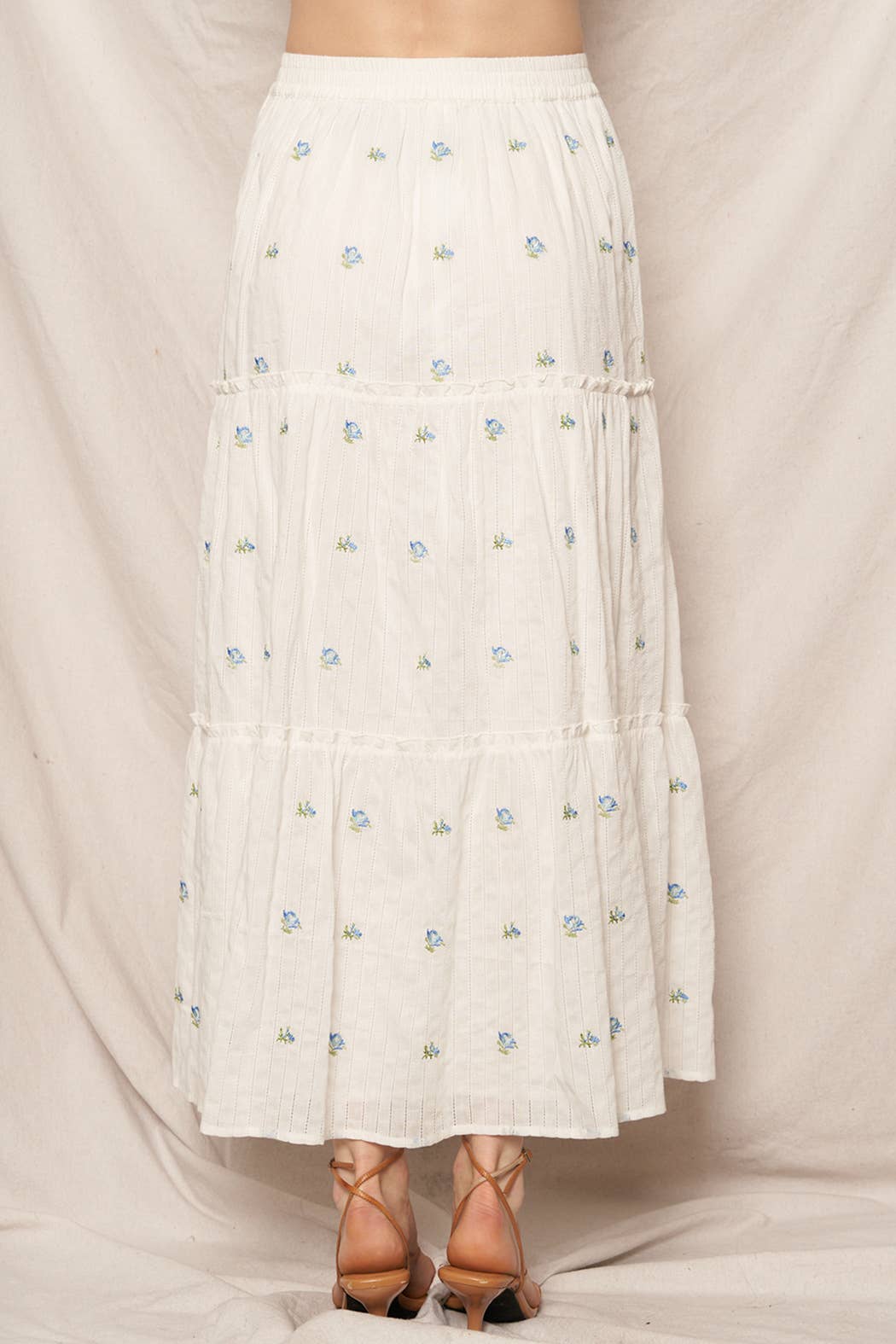 Blanc Bleu Jupe longue à volants à motif floral en vente sur Faire1