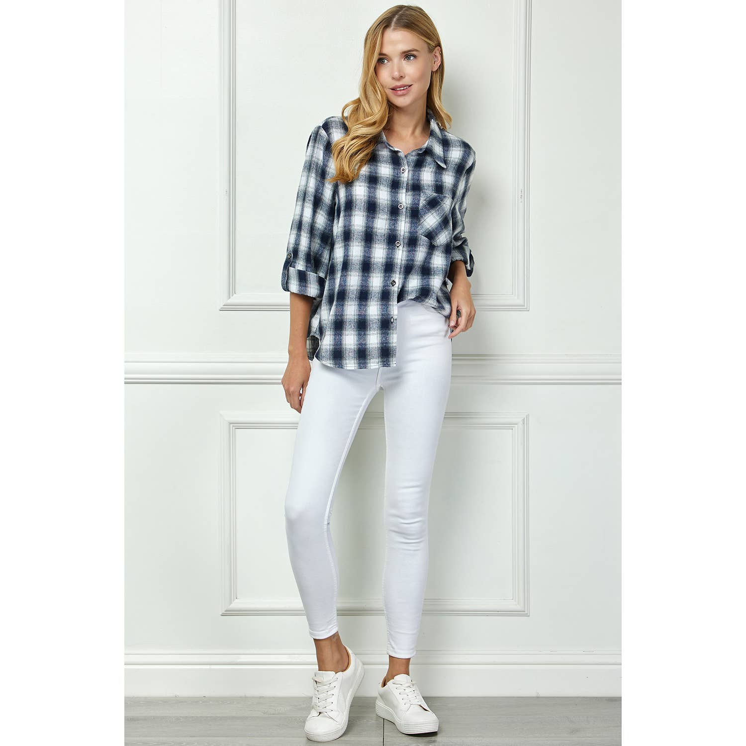 IV/NEW YORK Chemise surdimensionnée en flanelle à manches retroussées et col classique en vente sur Faire6