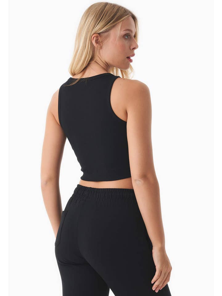 ORGANICATION - Wholesale Knit Top - Women's - SONNIA | Cropped Rib Top aus Bio-Baumwolle3