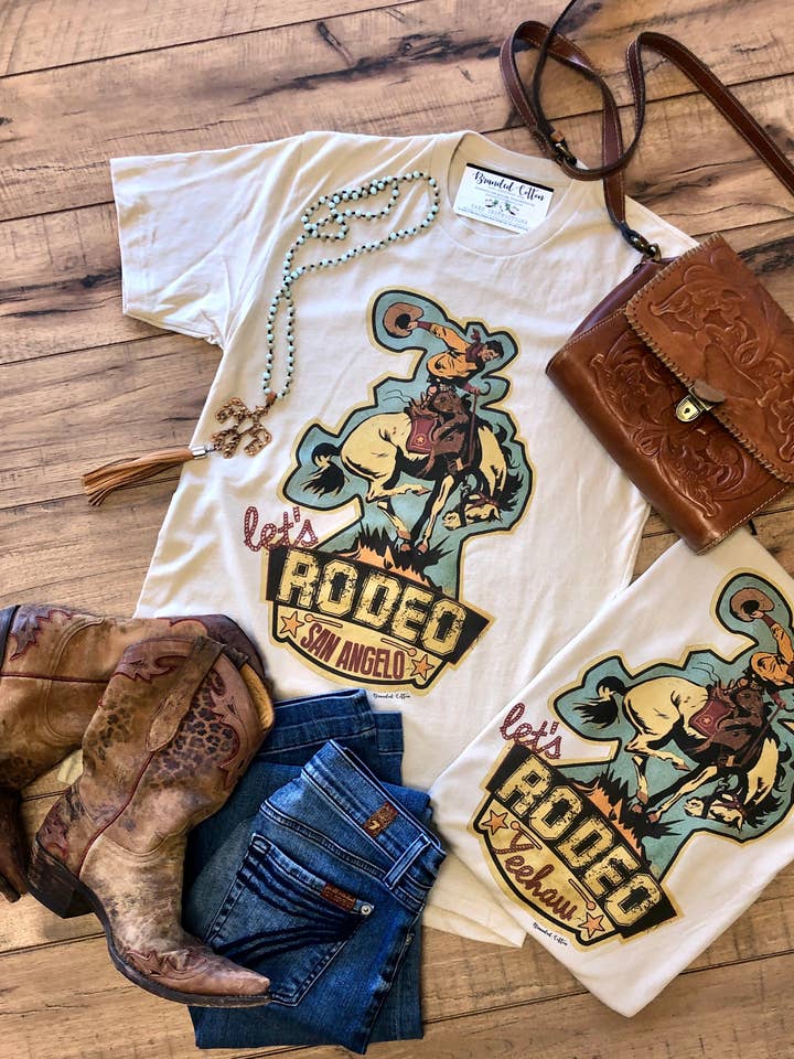 Let's Rodeo - T-shirt YeeHaw pour la vente par Branded Cotton