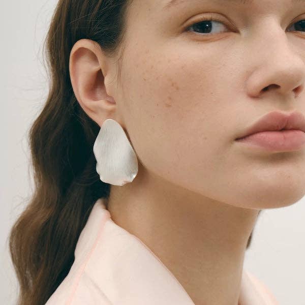 LanLivia - Wholesale Dangle Earrings - Minimalist Leaf Design Bold Earrings6