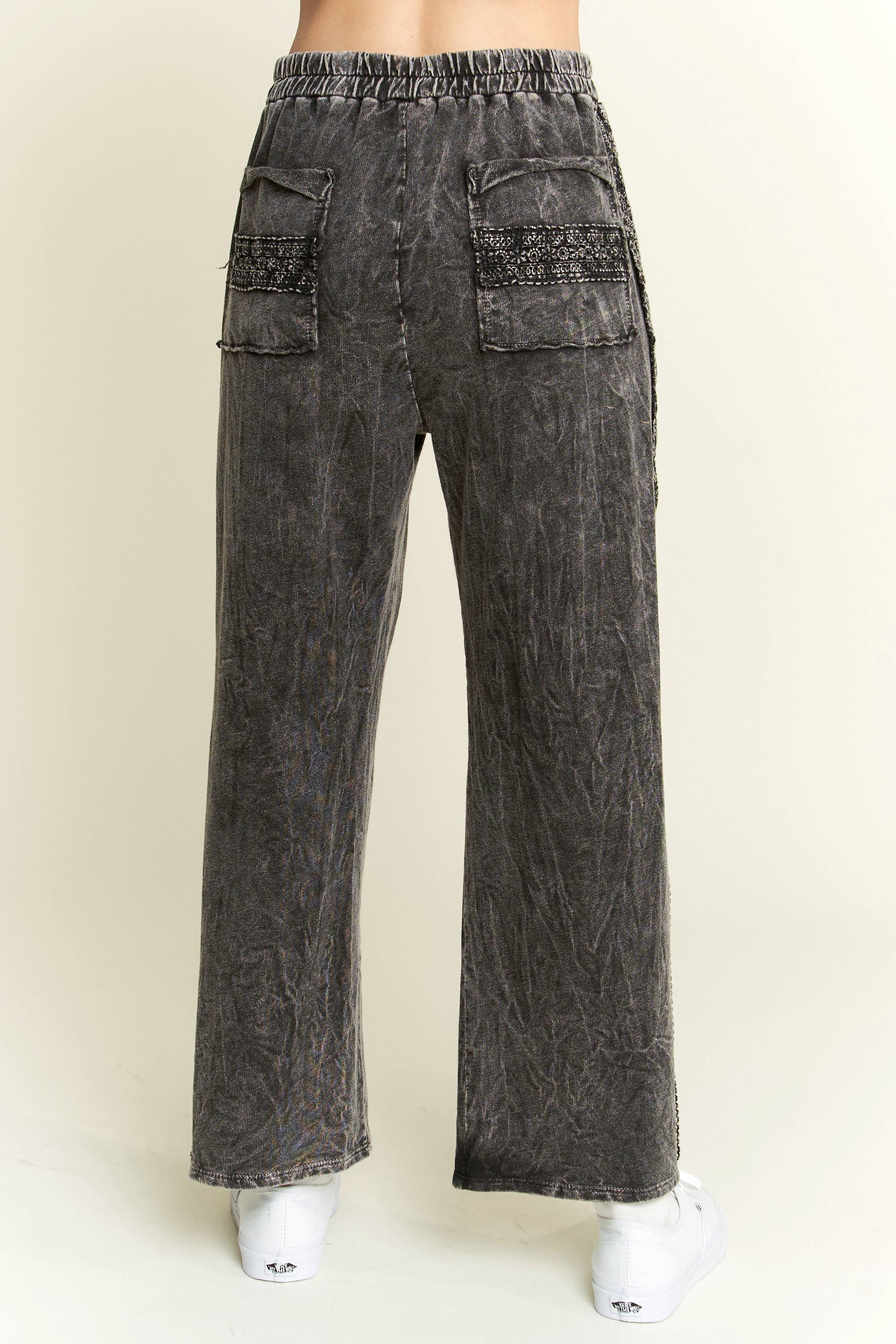 J.Her – Großhandel Hose – Damen – MineralWash Kurz geschnittene Hose mit detaillierter Vordertasche HP58106