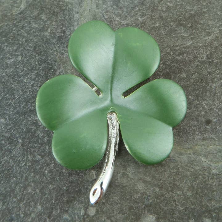Alexander Thurlow & Co Ltd – Engroshandel Broche – Shamrock grøn broche0