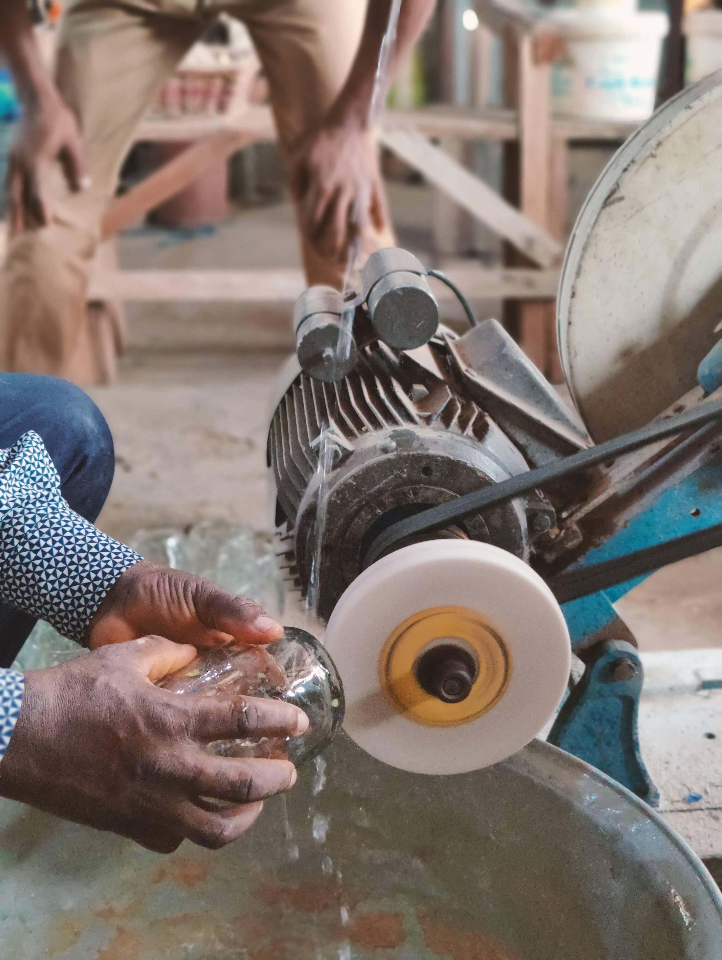 SOLOKO - Vente Carafe - Carafe en verre recyclé soufflé bouche | Verrerie colorée6