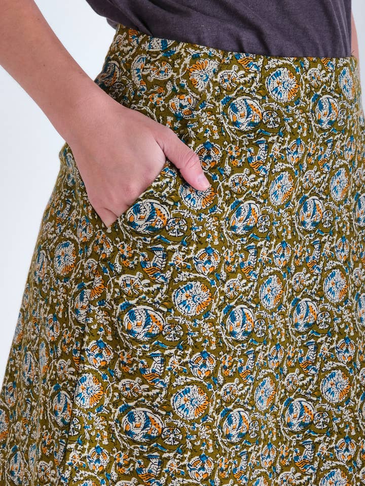 Jupe trapèze Velma - Imprimé Paisley Olive pour la vente par BIBICO