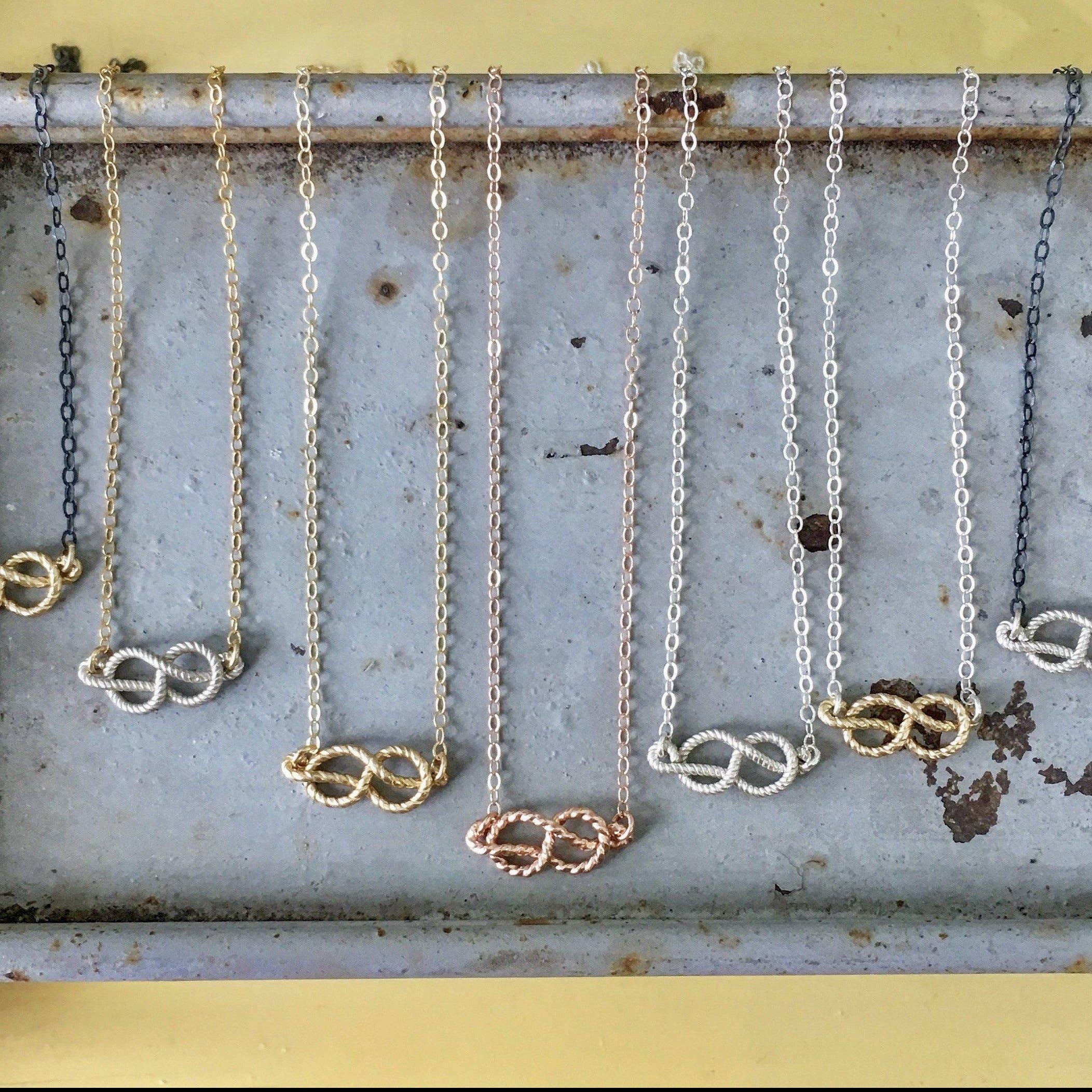 Foamy Wader – wholesale Hänge-/berlockhalsband – Sailor Knot halsband - nautiska rep kärlek knut halsband11