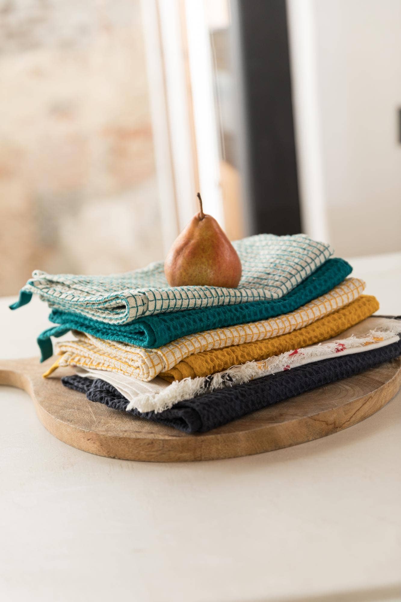 Maison Vivaraise & La Cerise sur le Gâteau - Wholesale Tea Towel - Uni Mumba Rubis Honeycomb Tea Towel 50 X 701