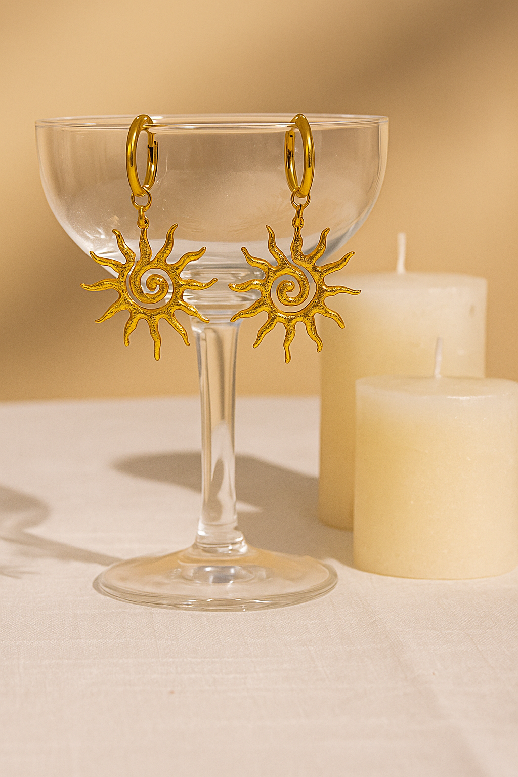 Wild & Free – Großhandel Ohrhänger – Ohrringe aus Edelstahl mit Sonnenanhänger2