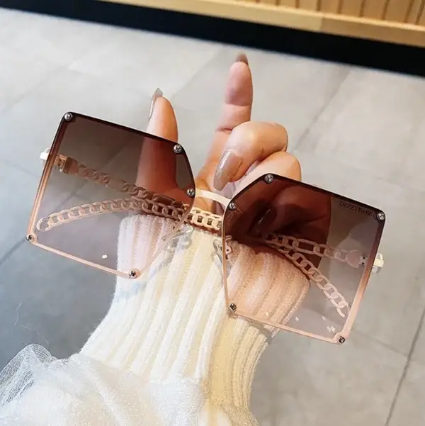 DEZZY'S - Wholesale Sunglasses - Women's - Riri sunglasses | gold and white1