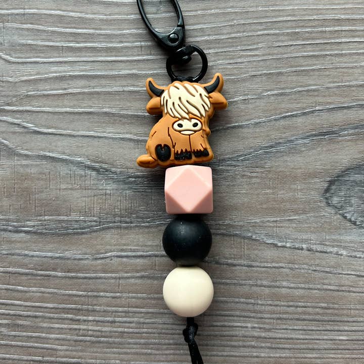 JILLIAN INK LLC - Wholesale Keychain - Women's - Highland Cow Silicone Beaded Keychain1