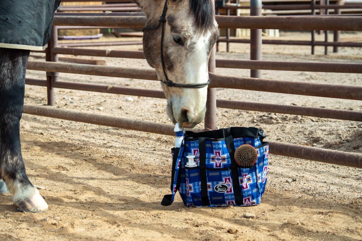 Schulz Equine - Venta al por mayor Equipamiento de equitación - Bolsa para equipo de aseo17