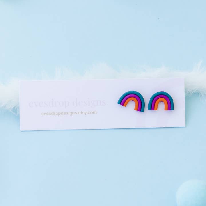 Borchie arcobaleno in verde acqua, fucsia e arancione per la vendita all'ingrosso da parte di Evesdrop Designs