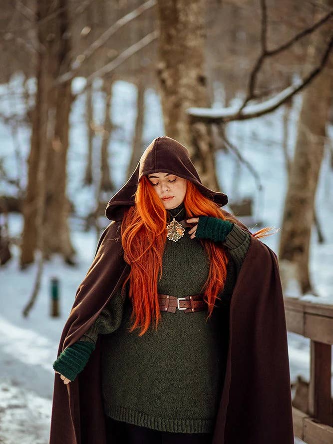 Costurero Real - Wholesale Cape - Dames - Bruine mantel van vegan wol druïde lange cape1