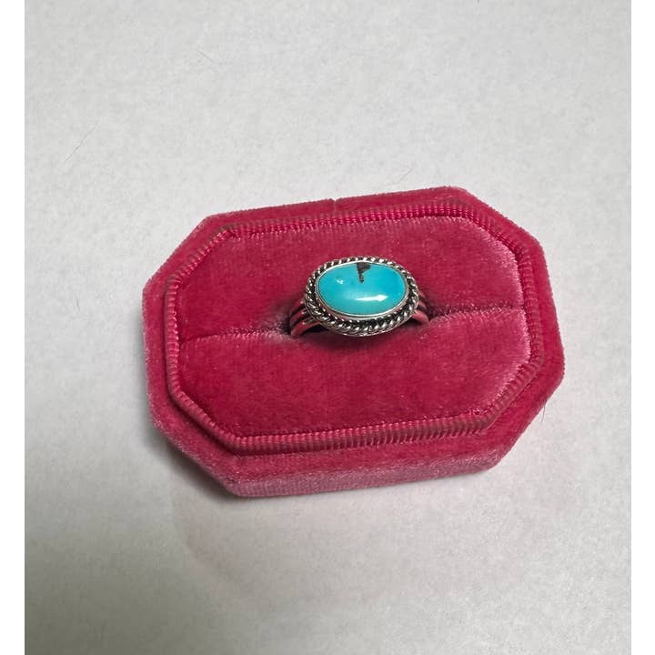Nizhonitradersllc - Wholesale Cocktail/Statement Ring - Beautiful Navajo Sterling Silver & Turquoise Single Stone Ring Signed