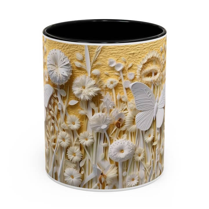 Weiße Tasse mit floralem Relief und Schmetterlings-Akzent | 11oz 15oz für den Großhandel von Le Paperie Co