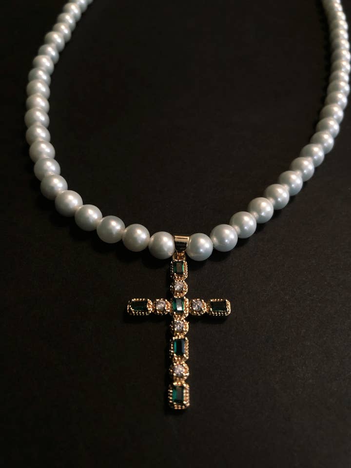 Collier de perles d'eau douce Faherthy pour la vente par Feline Jewelry Studio Universe