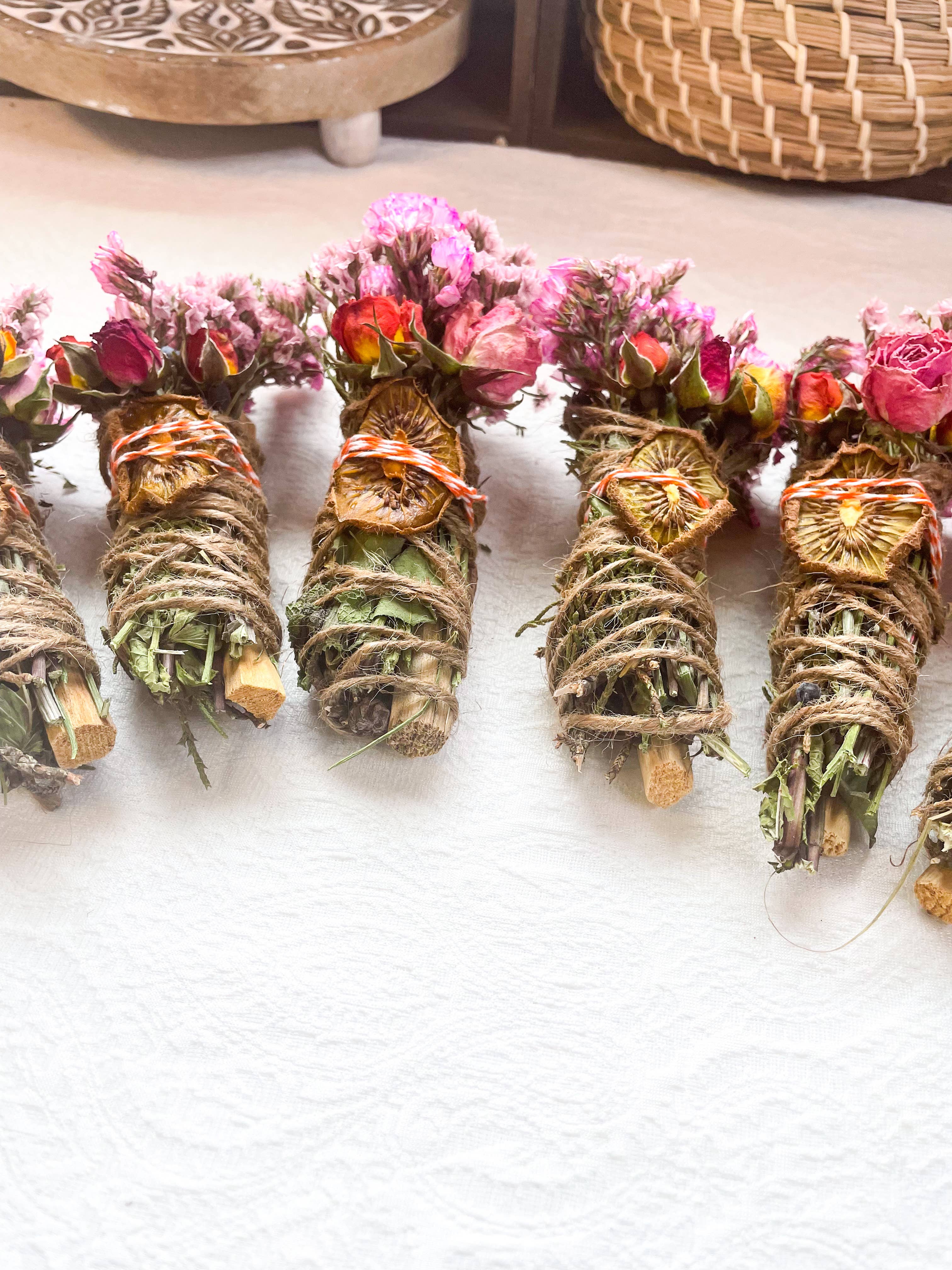 CharlieHaze - Wholesale Sage Bundle - Kiwi, Mint, Palo Santo and Cedar Spring Smudge Stick9