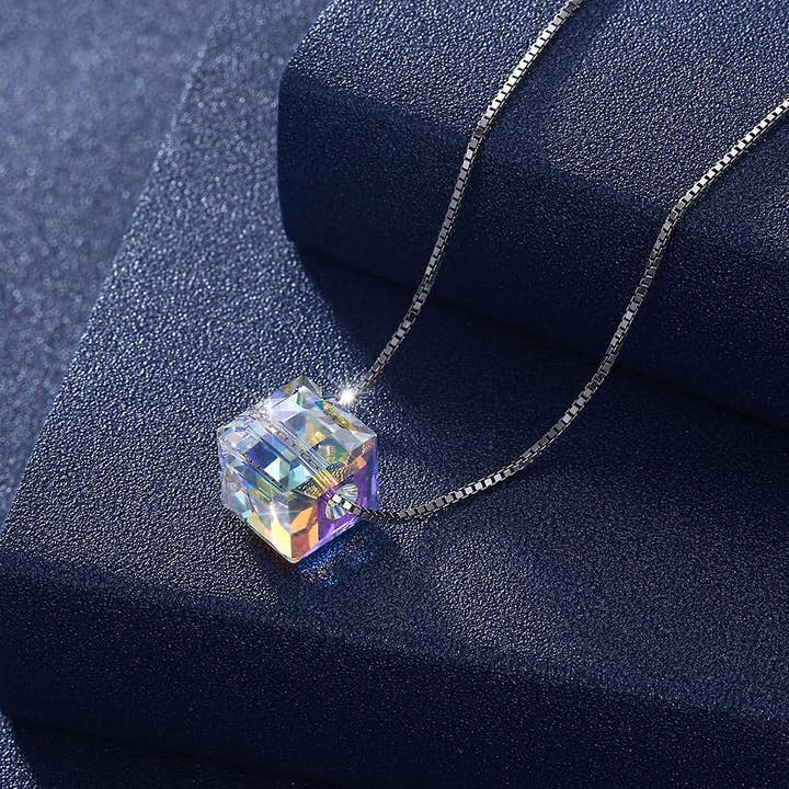 Golden NYC Jewelry - Venta al por mayor Collares con colgantes/abalorios - Collar de plata de ley Aurora Boreal Swarovski Elements