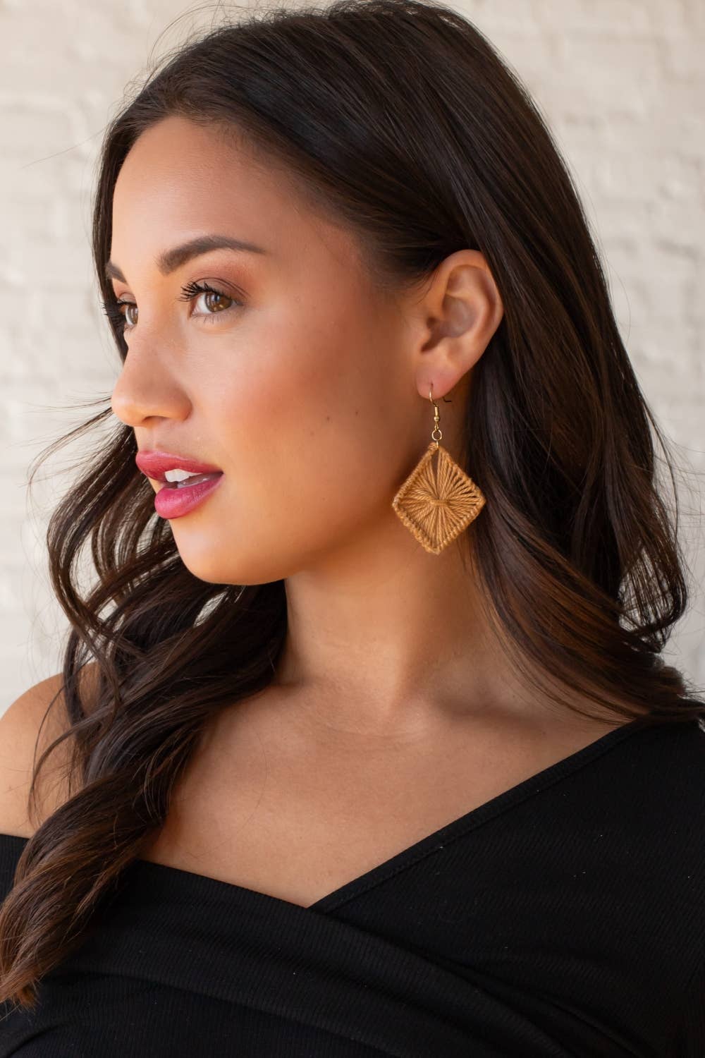 Panache Apparel Co. – wholesale Dangle earrings – Camel Diamond Woven Earrings0
