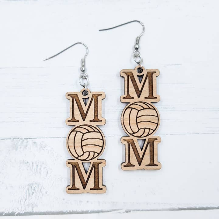 Pendientes colgantes de madera Volleyball Mom para venta al por mayor de The Purple Chickadee