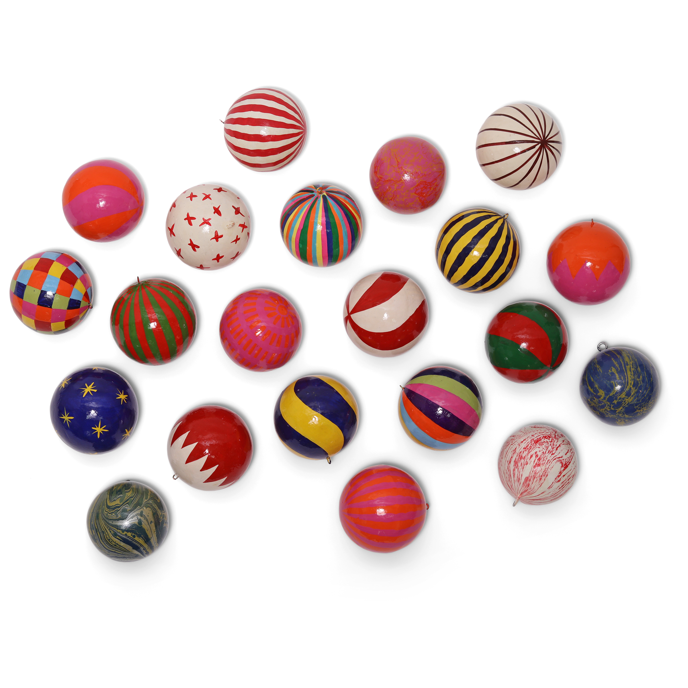 studio THIE - Wholesale Christmas Decoration - Marble Papier-Mâché Bauble Red, 7cm4