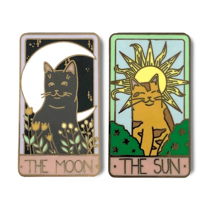 Tarot du soleil et de la lune - Épinglette en émail dur pour la vente par Considerate Cat Design