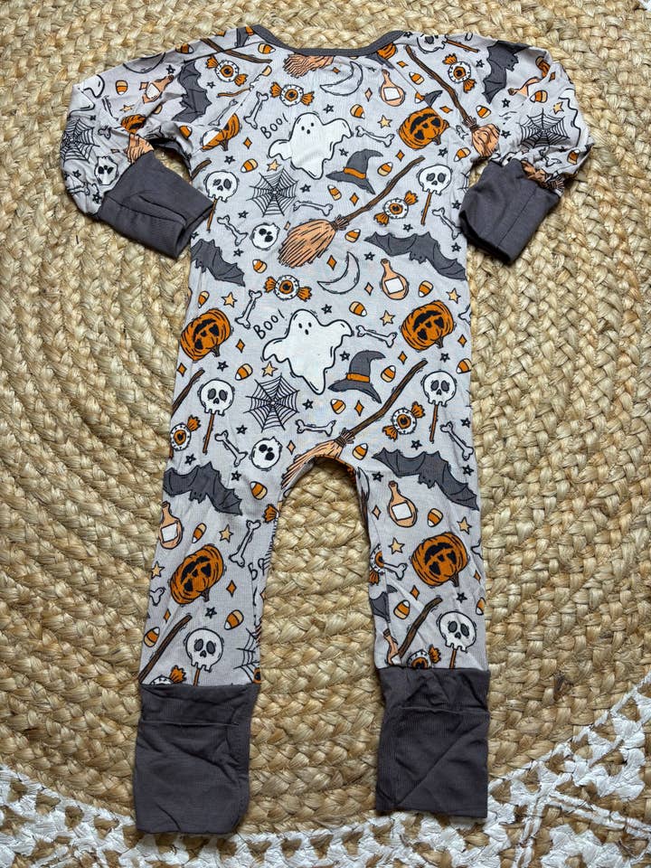 Mommy & Wren - Wholesale Sleepsuit - Baby - Grave Night Zippie3
