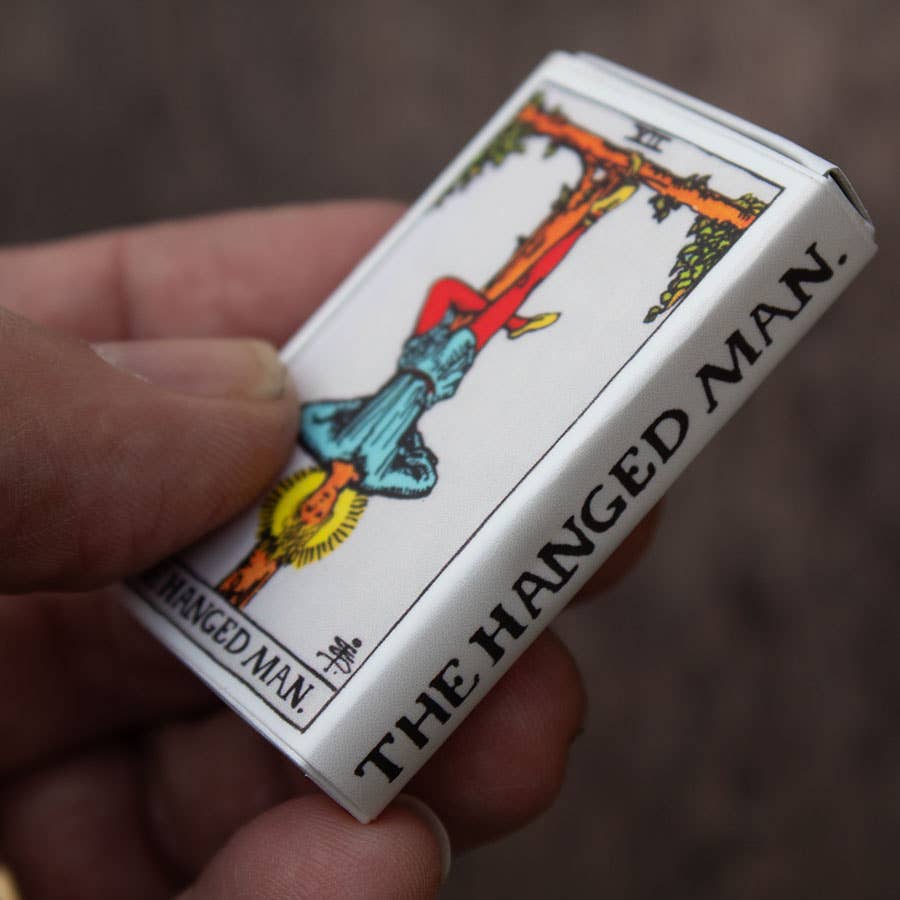 Most Amazing - Venta al por mayor Cerillas - Tarot Matchbox - El ahorcado • Accesorios para velas1