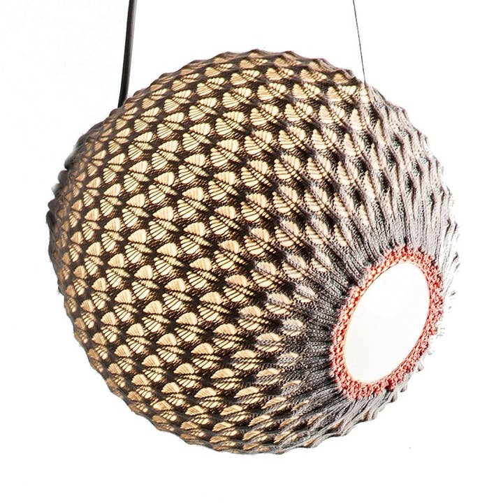 Pendentif Tilt 12 en tricot pour la vente par Uplight Group