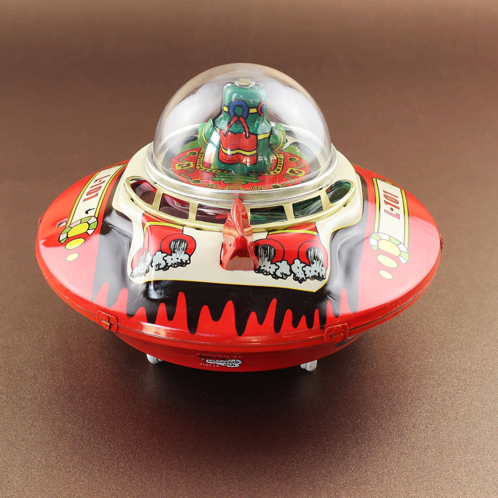 Tribal Trade GmbH - Wholesale Decorative Figurine - Spaceship Commandership Tin Robot8