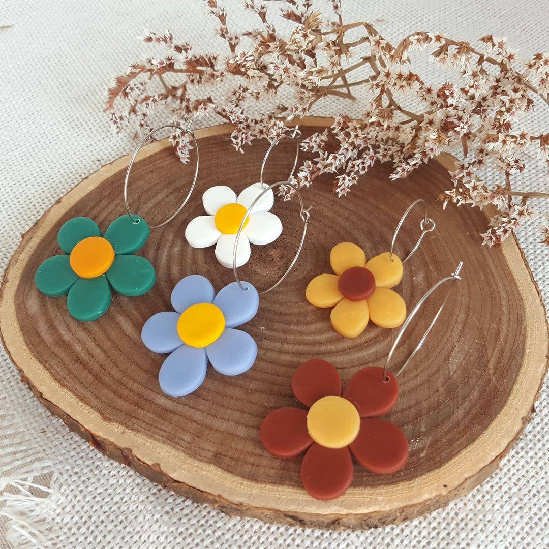 PASTACUITA – Großhandel Ohrhänger – Handgefertigte Gänseblümchen-Ohrringe „Boho“3