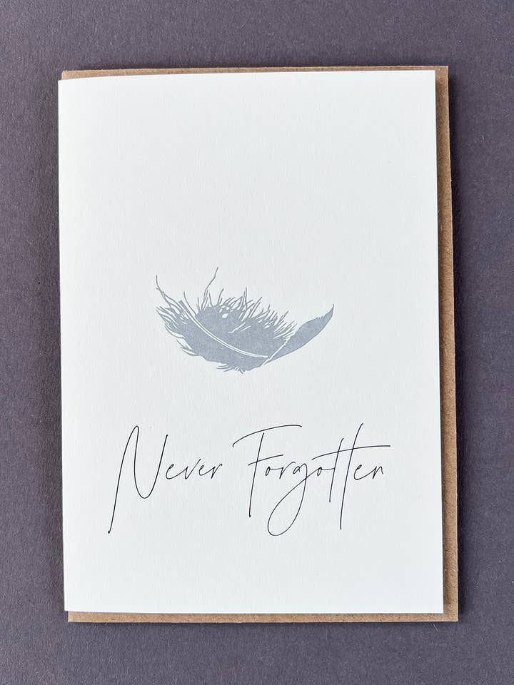 Carta Mai Dimenticata per la vendita all'ingrosso da parte di Penguin Ink