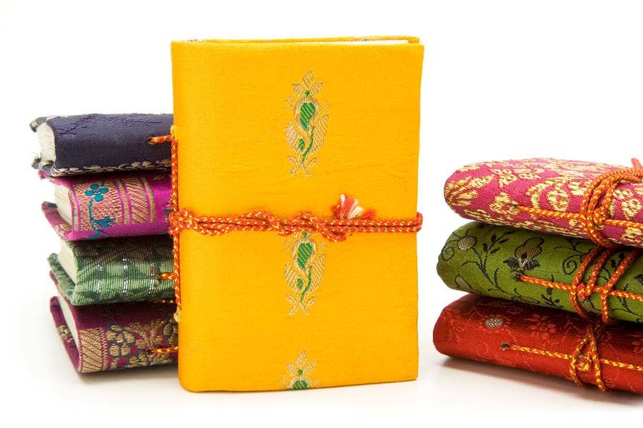 Indika – Caderno por atacado – Caderneta Pequena com Capa de Tecido Brocado com Zari2