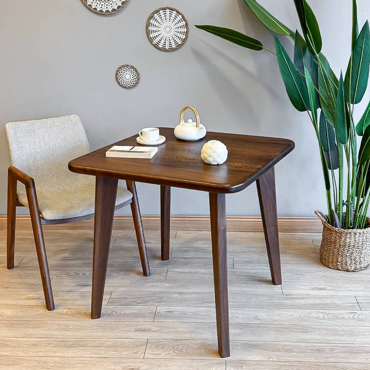 Petra Vierkante Houten Eettafel | Walnoothout Mid-Century Design voor wholesale door Tomruque