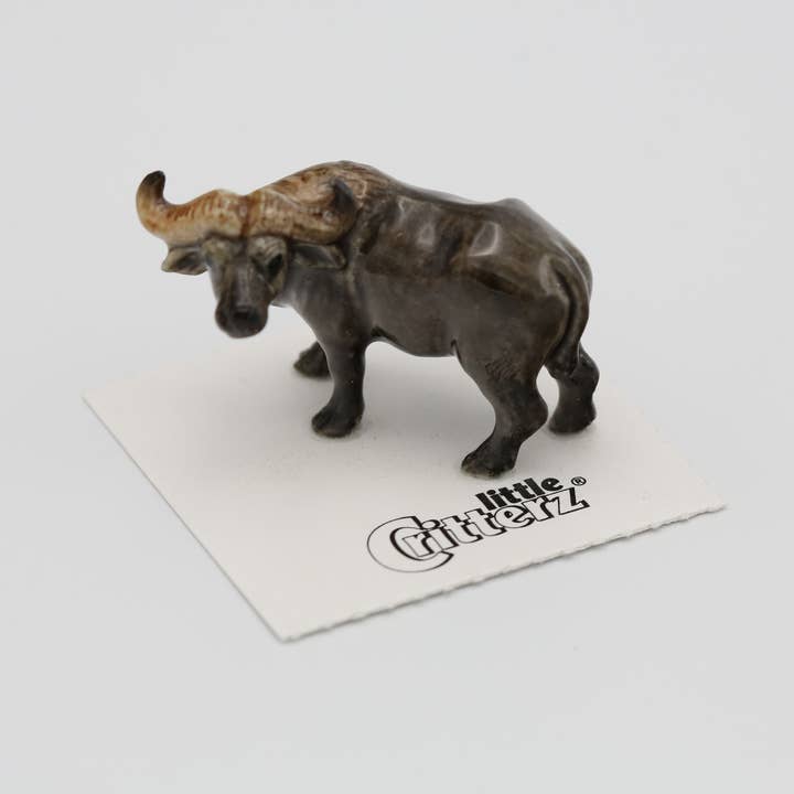 Little Critterz - Venta al por mayor Figura decorativa - Búfalo Guerrero Capa Miniatura de Porcelana0