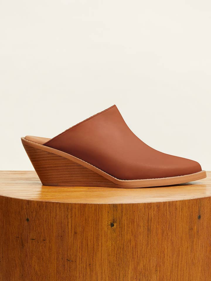 Ava for wholesale by Jack Erwin